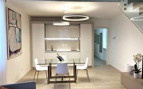 Queen Verona Luxury Apartment